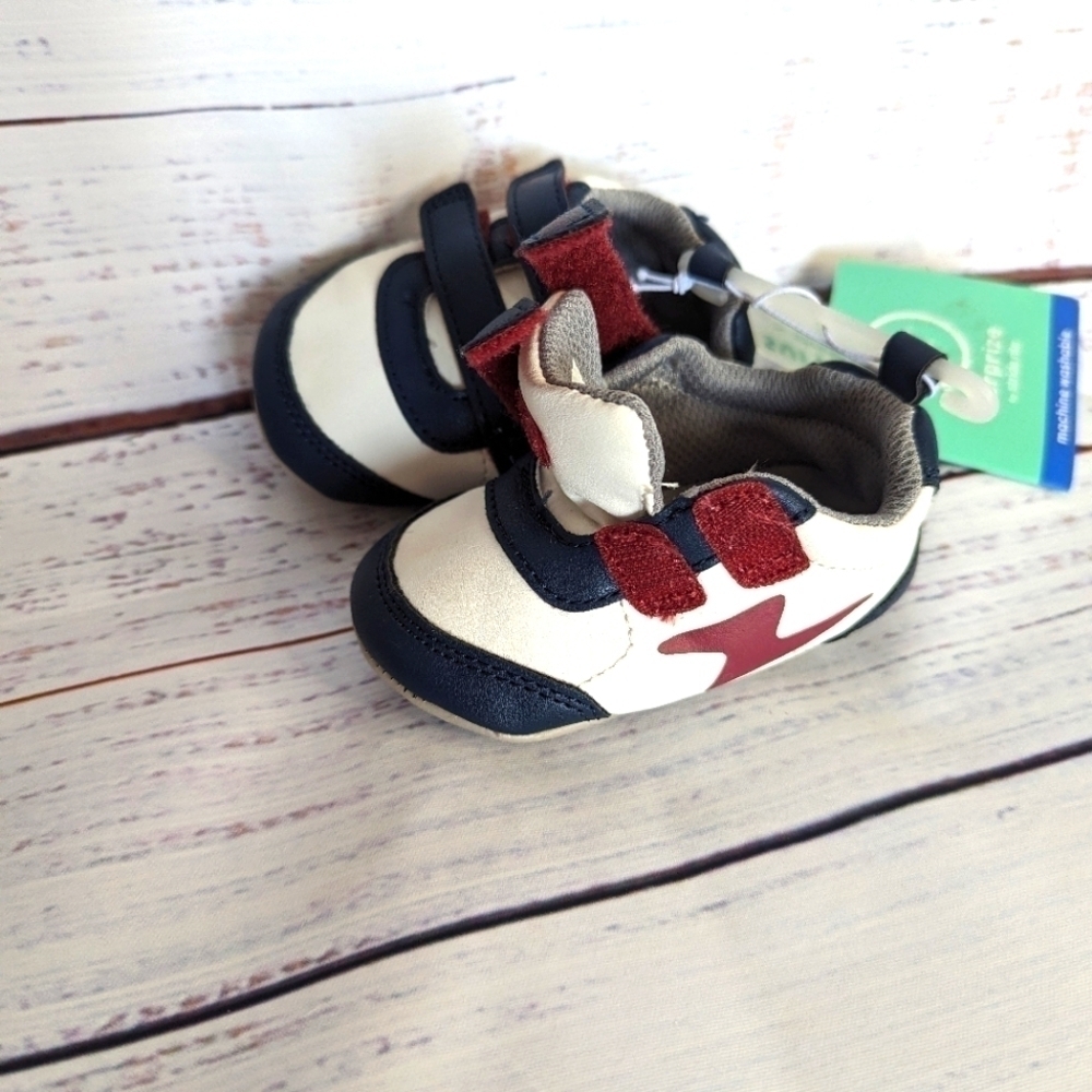 NWT Stride Right Memory Foam Machine Washable Velcro Sneakers S (6-12M)